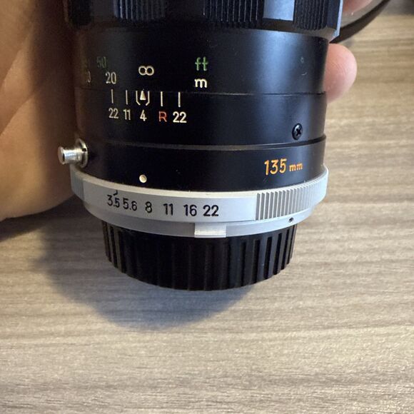 Minolta MC Tele Rokkor-QD f/3.5 135mm Lens with Caps & Original leather case - Picture 5 of 10